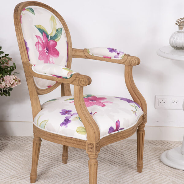 Bergère de style Agathe Louis XVI réalisée en Merisier Massif Laqué Ivoire Patiné