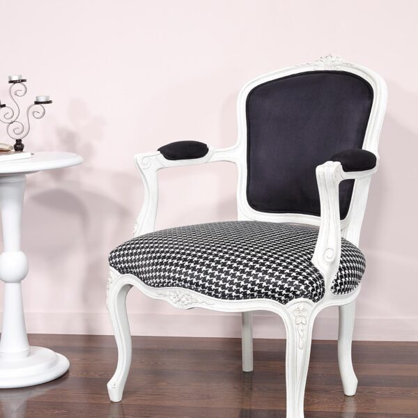 Bergère de style Louis XV Alexia réalisée en Chêne massif  Tissu AMC Finition Ivoire légèrement patiné