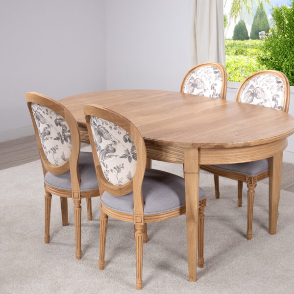 Table ovale 160*110 réalisée en chêne Massif de style Louis Philippe 2 allonges incorporées de 40 cm