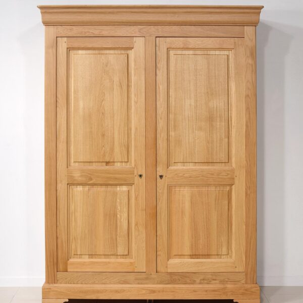 Armoire 2 portes Salomé réalisé en Chêne massif de style Louis Philippe