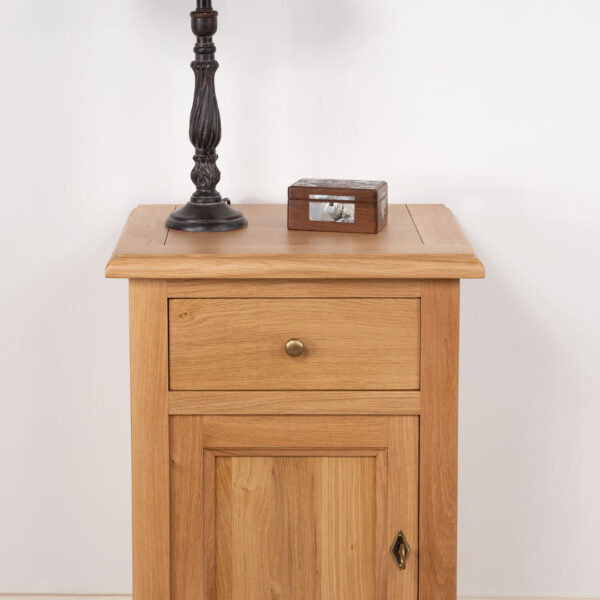 Chevet 1 porte 1 tiroir Hugo réalisé en Chêne Massif de style Campagne